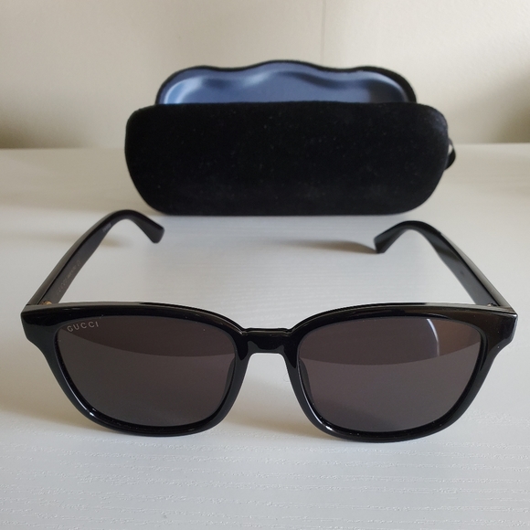 Glasses - Picture 1 of 4